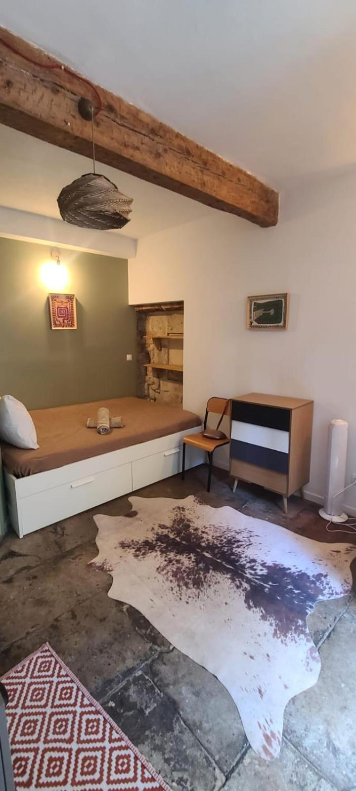 Studio Au Coeur Historique De Montpellier, 2 Personnes Et Wifi Esterno foto