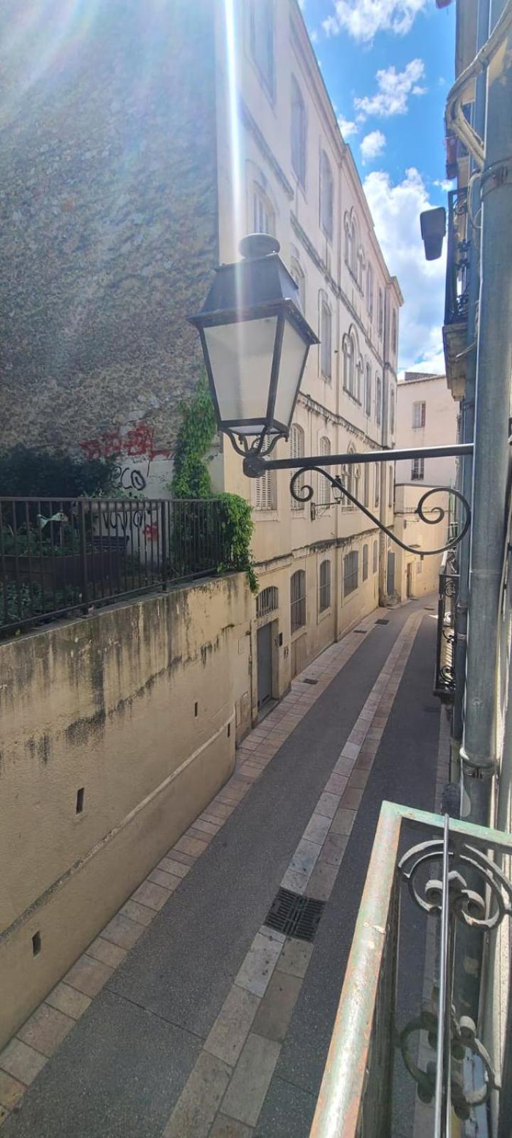 Studio Au Coeur Historique De Montpellier, 2 Personnes Et Wifi Esterno foto