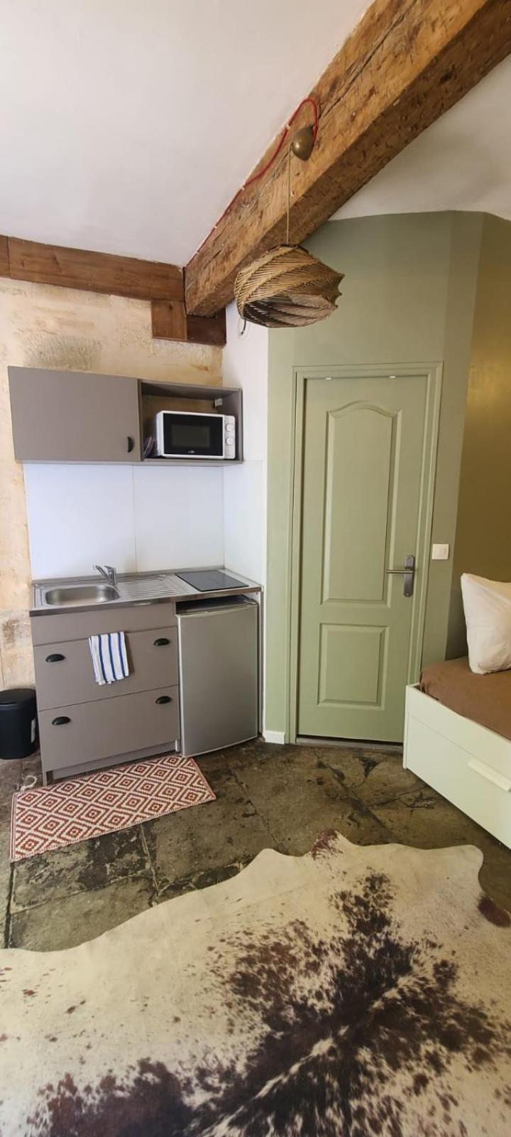 Studio Au Coeur Historique De Montpellier, 2 Personnes Et Wifi Esterno foto