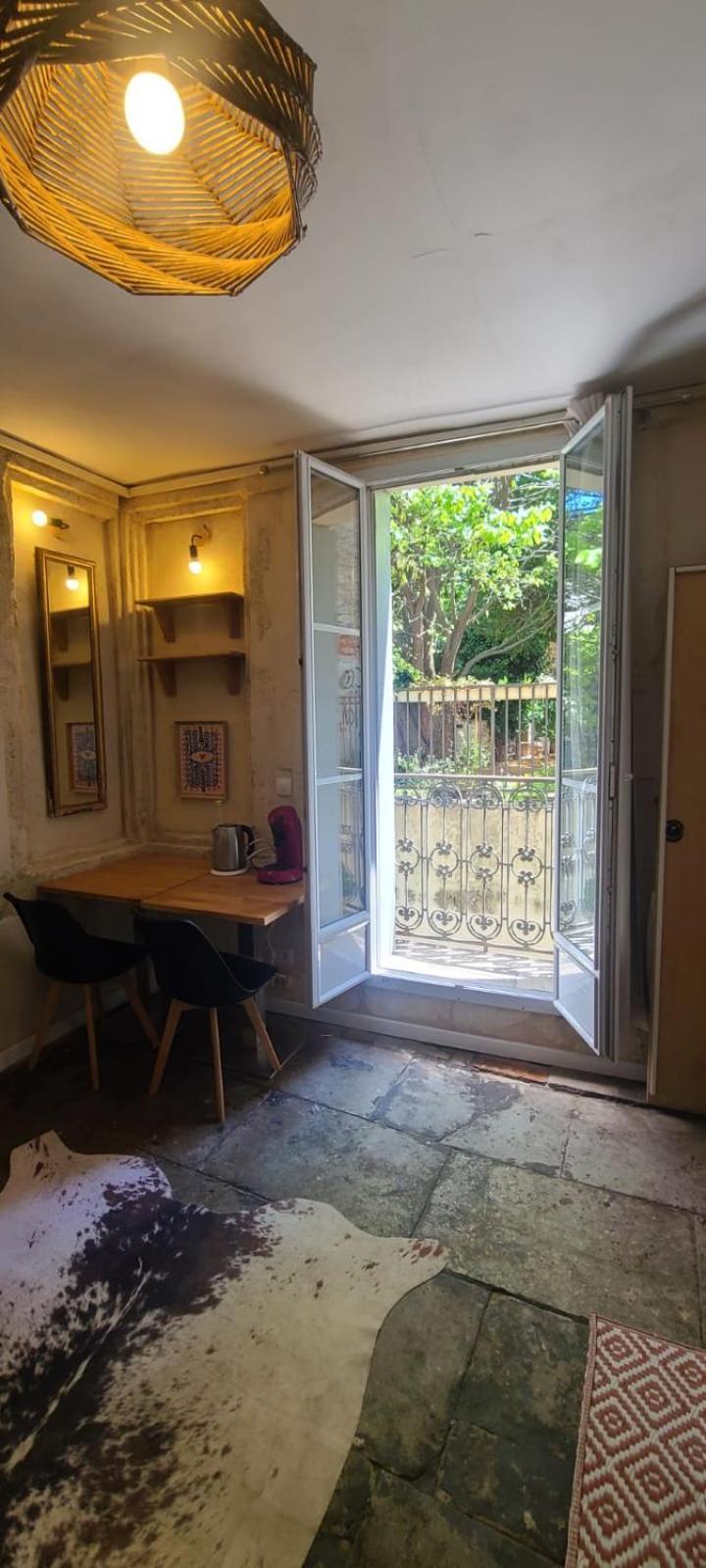 Studio Au Coeur Historique De Montpellier, 2 Personnes Et Wifi Esterno foto