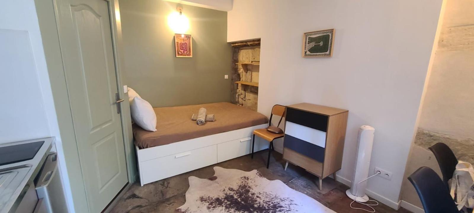 Studio Au Coeur Historique De Montpellier, 2 Personnes Et Wifi Esterno foto